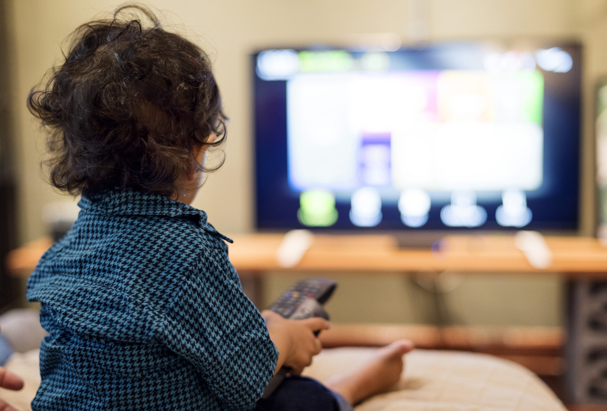Is TV a Rival or an Ally for Moms